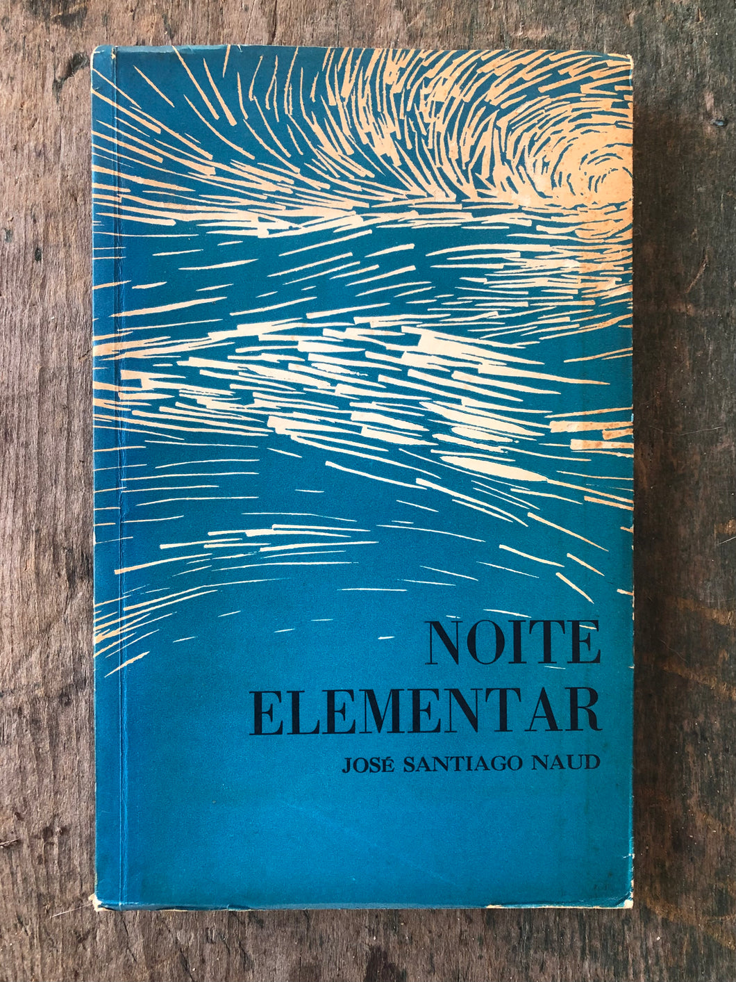 Noite Elementary by José Santiago Naud